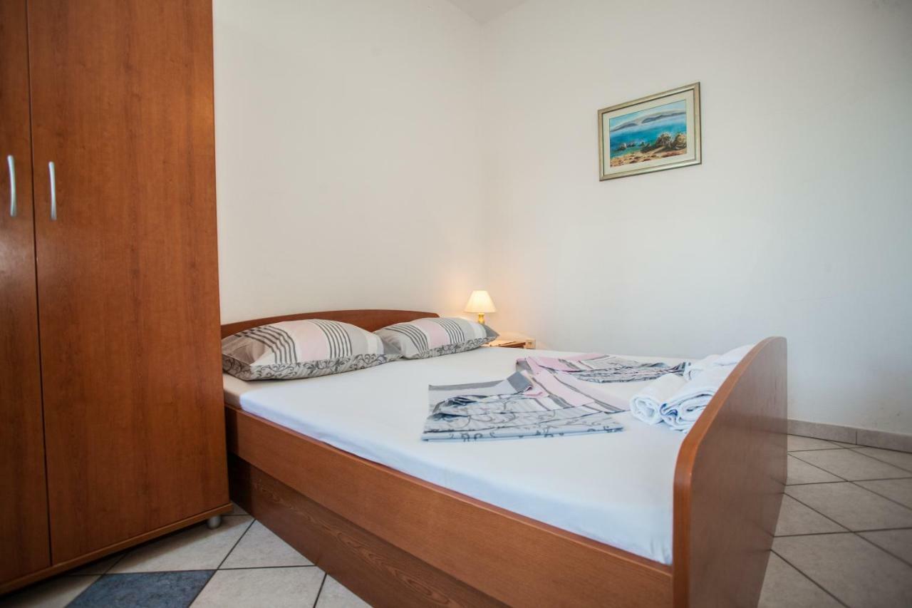 אומיס Apartments Pusic מראה חיצוני תמונה