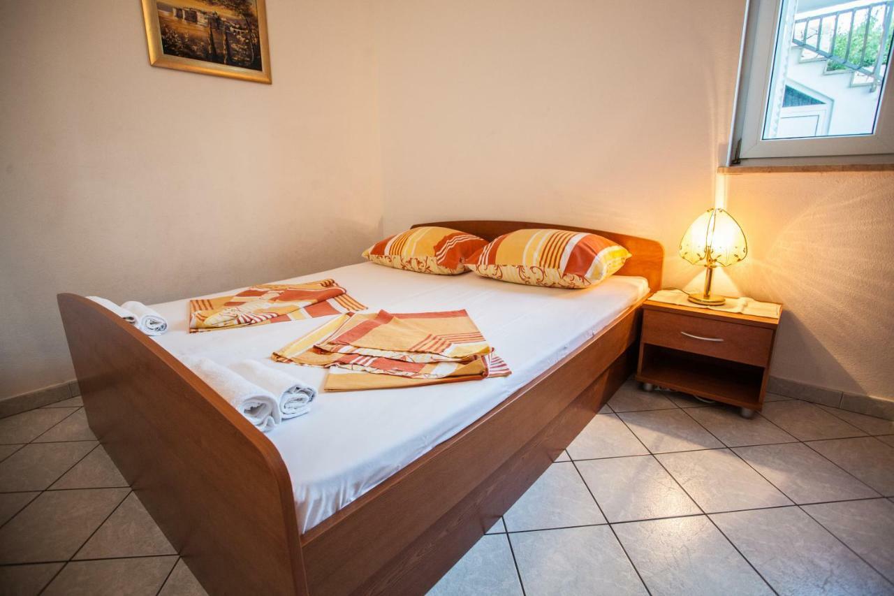 אומיס Apartments Pusic מראה חיצוני תמונה