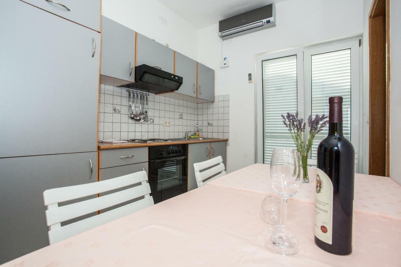 אומיס Apartments Pusic מראה חיצוני תמונה