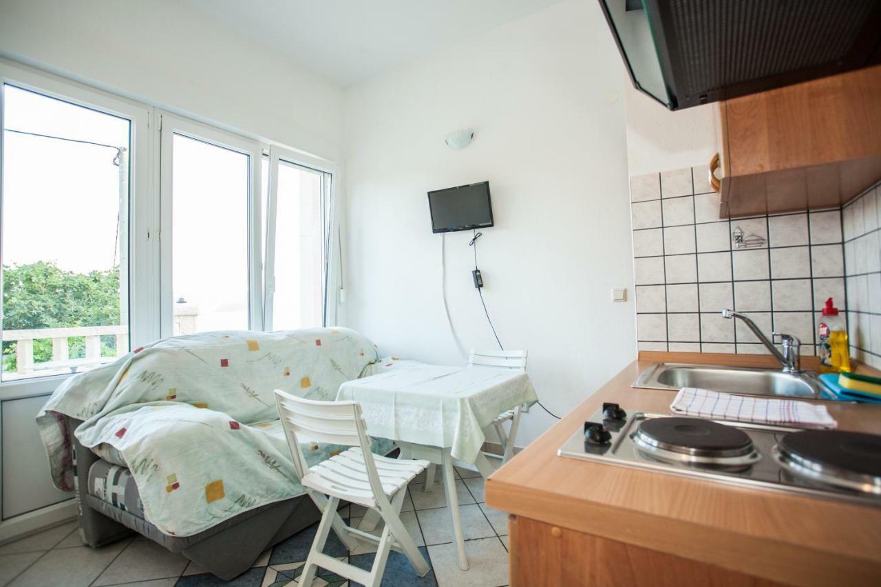 אומיס Apartments Pusic מראה חיצוני תמונה