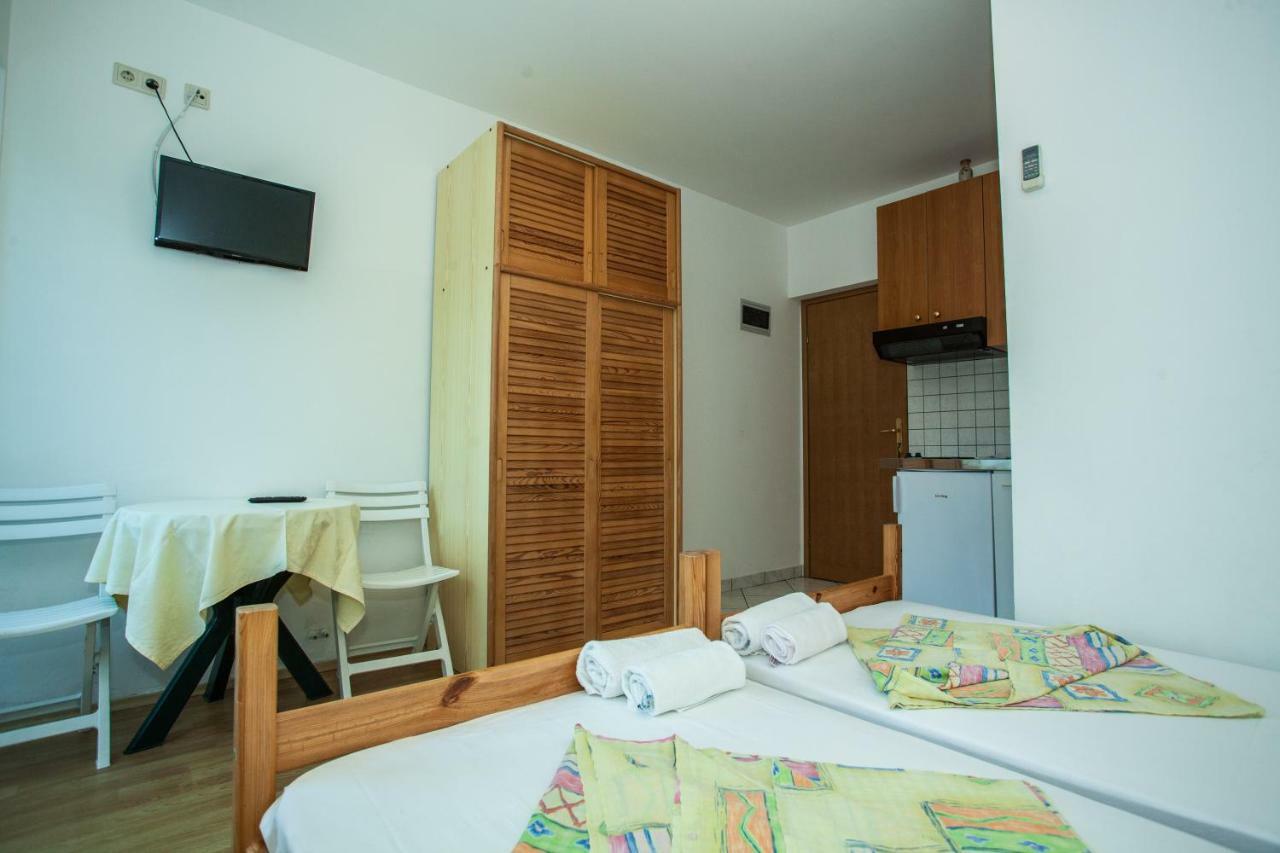 אומיס Apartments Pusic מראה חיצוני תמונה